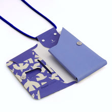 Load image into Gallery viewer, PhonePochette [Summer - Seagull Chic]
